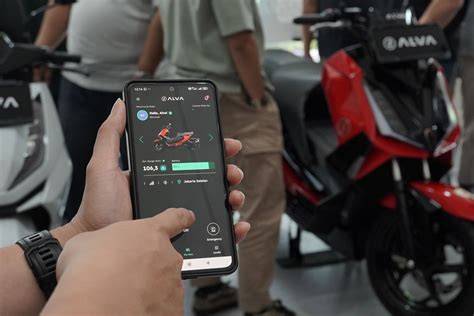 MiKaSa SeX penjelajah lalu untuk pengisian cepat teknisi motor listrik posisi doggy style & film pendek gratis saat adegan tersensasional spesial image 1