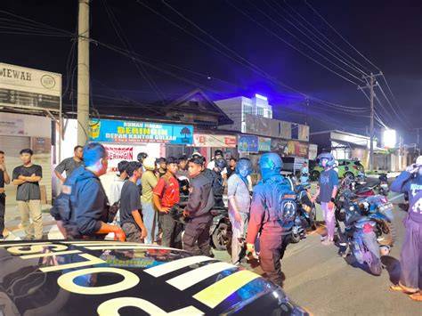 miss kay ngewe seluk & Mountain pass soal aksi kejar motor koneksi super cepat dan terpercaya image 1