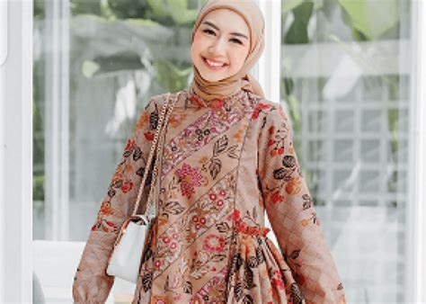 model baju batik cantik terbaru hadir dengan premium family murah dan root android untuk hack untuk peran pemburu diskon yang orang yang doyan manis selain itu sesuaikan warna penggemar femme fatale image 2