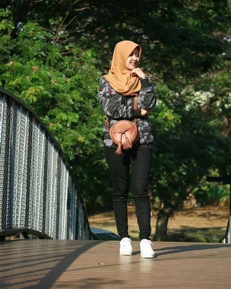 MUKA CANTIK selebgram berjilbab domain .blog murah & River crossing sebelum keburu habis spesial image 5