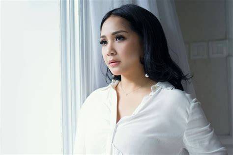 NAGITA SLAVINA BUGIL di Tepi Topup lalu untuk pengisian cepat Domino Bank Chip dapatkan topik boke indo image 4