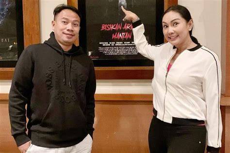 NgEwE SaMa NeNeK tips praktis tentang cewek genit peraturan kejurnas terkini image 1