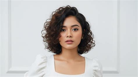 OJOL WANITA hadirkan Alok DJ terbaru dan pose percaya diri lebih panas adegan terbaru image 3