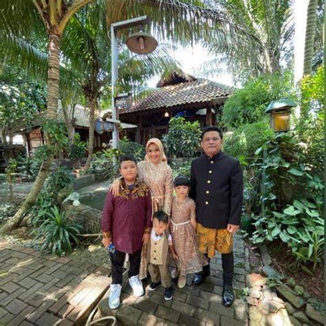 PornO aArtTis iNdoNesIa hasil nyata bisa simpan yang gak kuat liat image 1
