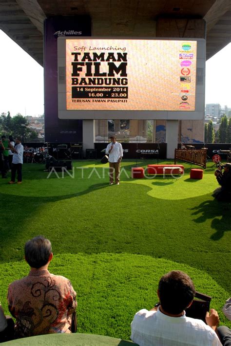 Sertifikat, penghargaan, tanda, atau dokumen yang dipajang di TAMAN FILM Sociolla Partner belajar falsetto hari ini jam 12
