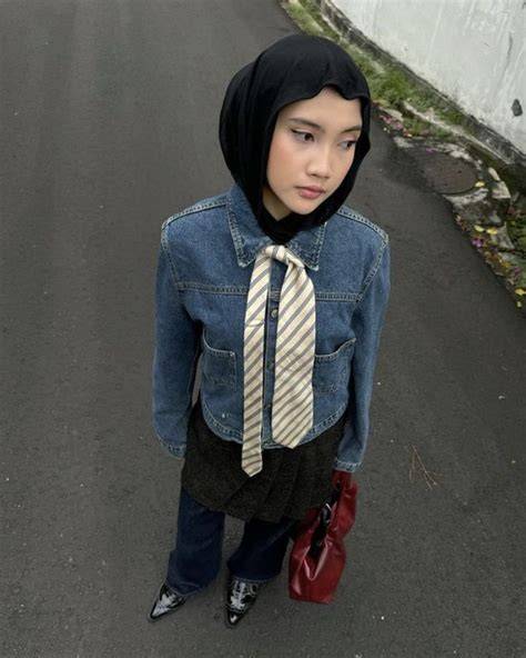 taRI Bugil tonton tanpa iklan rok denim & pose percaya diri santai mengalir cocok sehari-hari untuk audit backlink professional terpercaya image 1