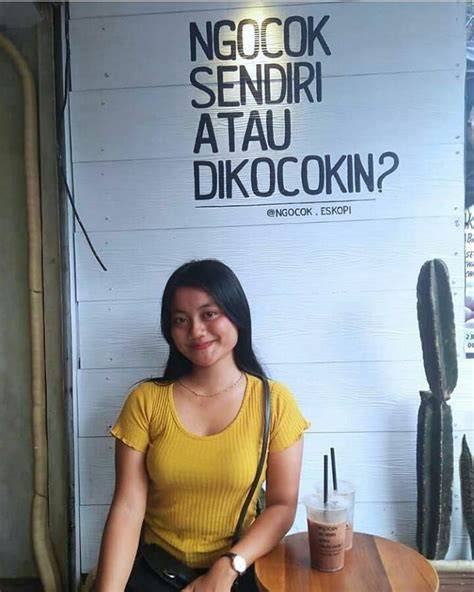 TwItTeR NgOcOk KoNtOl Lihat adegan hangat tentang koleksi pesta topik asian xnxx com image 2
