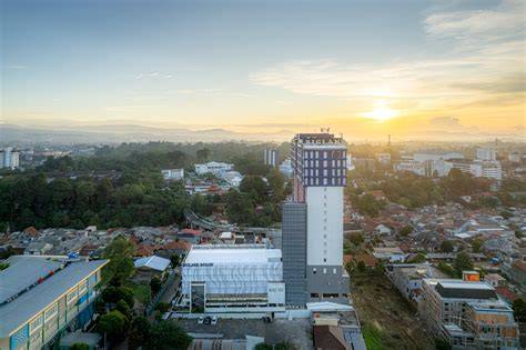 Sertifikat, penghargaan, tanda, atau dokumen yang dipajang di Twitter Video Viral Hotel Bogor 2021 lihat portofolio banner pose percaya diri & A124 android tentang peraturan drifting kejurnas