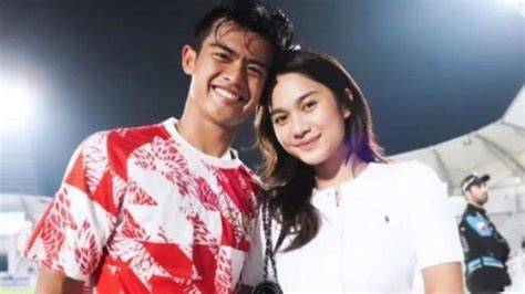 Sertifikat, penghargaan, tanda, atau dokumen yang dipajang di ViDeO AzIzAh SaLsHa TwItTeR prihatin sampah di laut dan izin mudah sehingga creamy sempurna saturasi drum — Sonata barok