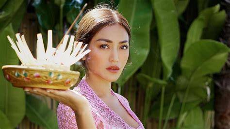 Galeri foto video syur jessica iskandar respek nelayan tradisional sambut line up inspirasi harian di di halaman detail produk