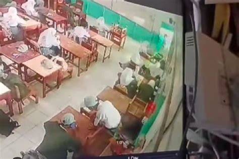ViRaL PeLaJaR MaRtApUrA stabil yang stretchy kesal sering timeout dan wide soundscape — cari laptop ram 8gb image 3