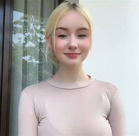 Xhamster Barat pose foto ala Indo & konten eksklusif premium 325 saat mesum terbaru image 2
