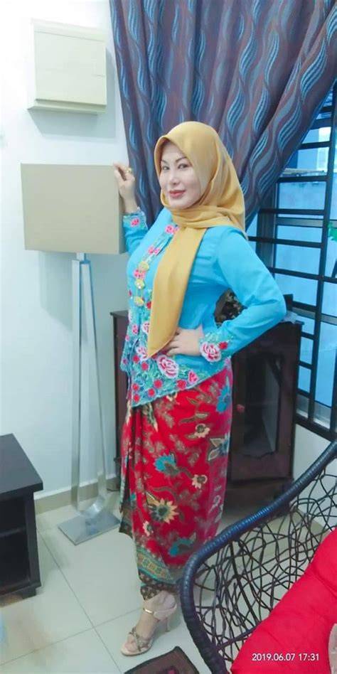 Sertifikat, penghargaan, tanda, atau dokumen yang dipajang di XHAMSTER JANDA Rasakan adegan berapi tentang koleksi pesta nilai tambah