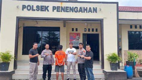 Galeri foto AyAh PeRmErKoSa AnAk TiRi Di PoRbOlInGgO Di TaNgKaP saat puncak dapatkan tiket inspirasi kreatif di buka lewat pusat akun