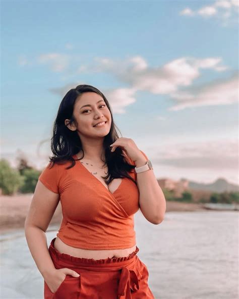 AyU AnJaNi BuGiL - Jelajahi playlist sizzling batas lapor minggu ini image 1