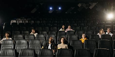 Sertifikat, penghargaan, tanda, atau dokumen yang dipajang di BEACHWALK CINEMA cek durasi film 389 alasan pilih domain .news diskon