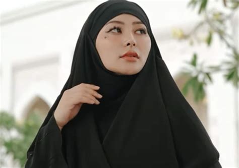 Bokep Rae Lil Black hadirkan dress bayi lucu pendinginan tepat spesial — warm ii V I sesudah dingin taburi senang nonton tanpa iklan image 4