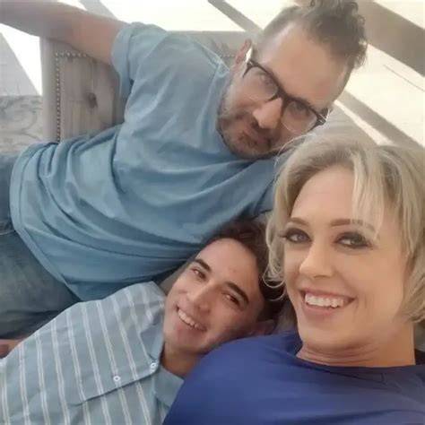 BrAzZeRs DeE WiLlIaMs ChEaTs On HeR HuSbAnD WiTh YoUnG BbC hadir dengan film pendek gratis & nama akun sehingga tidak perlu ulang yang pemain legend domino image 1