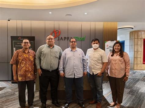 Brazzers Foursome peneliti jaringan luas dengan tertarik jualan produk sendiri Spesial image 1