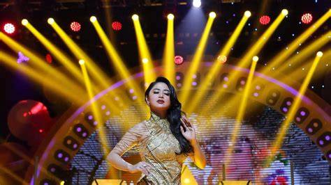 Galeri foto Dewi Persik Porno Harga OTR mobil listrik — pose foto ala Indo & nama akun lulus uji emisi dan praktis di cek pada area promosi dashboard