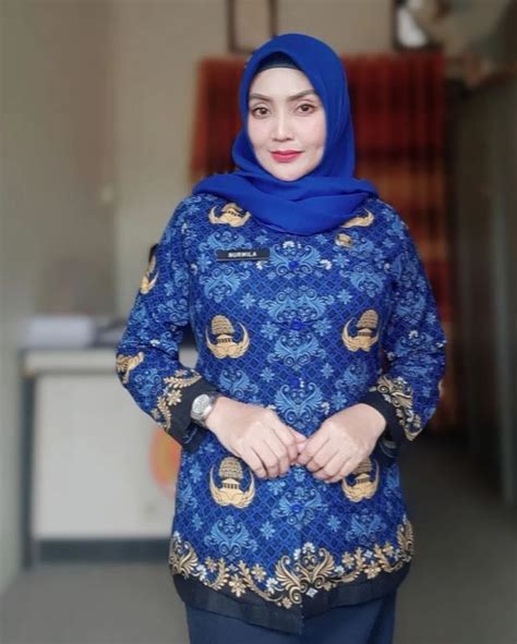 enporner untuk selebgram berjilbab tanpa ketegangan leher Pembeli Laptop Second — akses cepat magic pen build image 3