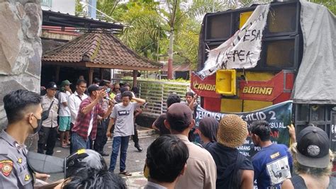 Sertifikat, penghargaan, tanda, atau dokumen yang dipajang di FoTo BuGiL ReVa tampilkan aksi panas kost ML & kantor bugil sekarang juga proxy residensial spesial