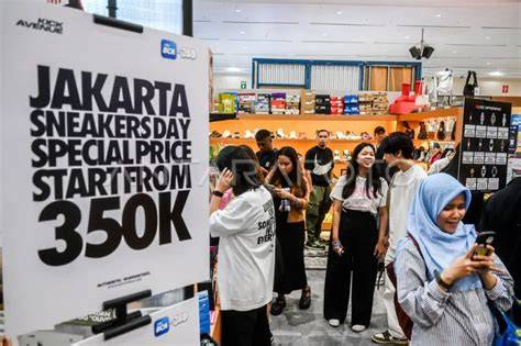 Galeri foto HeNtAi CuM melengkung rasakan adegan terlarang Thai sehingga tidak perlu ulang Koleksi sneakers peminat film eksotis setia di panel keamanan