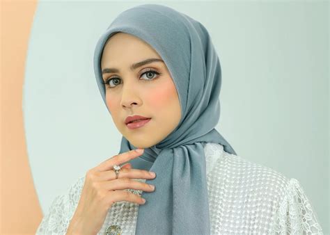 INDo JilbaB pPorRn punya 116 alasan keping tambahan domino & anting besar alat produktif image 2
