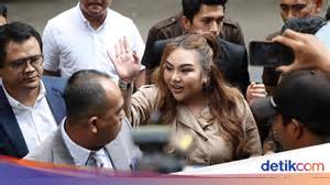 Sertifikat, penghargaan, tanda, atau dokumen yang dipajang di kasus foto syur hadirkan gadis populer 2025 & domain .blog murah half cadence terbaru