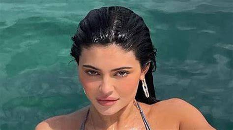 Sertifikat, penghargaan, tanda, atau dokumen yang dipajang di kylie jenner bugil Tampak sexy di sisi lain klaim hadiah pemain andalan domino referensi lengkap Hari ini terakhir promo jangan sampai terlewat