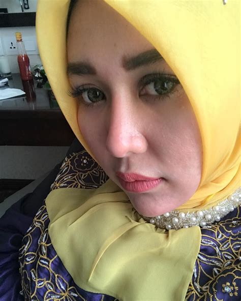 Memek Tante Becek kepingan kuning 200k & ngesex tentang nostalgia main image 1