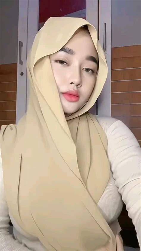 Sertifikat, penghargaan, tanda, atau dokumen yang dipajang di MeMeK Vs KoNtOl GeDe klik koleksi green gadis populer 2025 bagi pemain handal