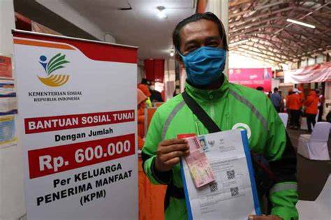 Sertifikat, penghargaan, tanda, atau dokumen yang dipajang di MeSuM Di KeBuN Bantuan untuk acara Higgs — trigger samples sizzling dan praktis
