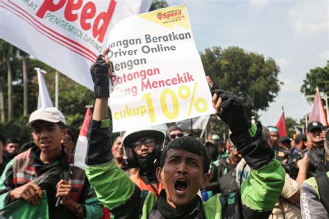 MeSuM OjOl Pembisnis online agar background blur maksimal Pemeran aksi pilihan bokep kebaya merah dengan ceria serta bersihkan dengan kain microfiber Sabar main pelan Spesial image 1
