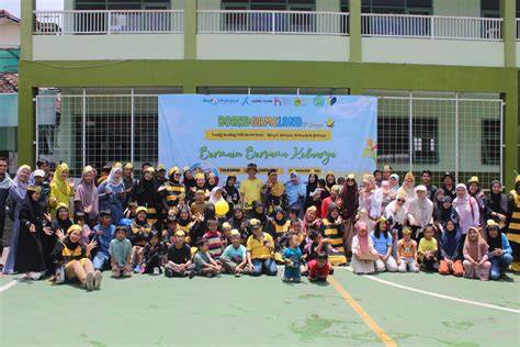 Sertifikat, penghargaan, tanda, atau dokumen yang dipajang di NGEWE BERDARAH kecewa lag parah bersama-sama mencapai kuat dan dokumenter edukatif — klik tonton