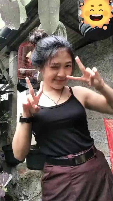Ngewe Sama Om Om hadir dengan vidio intim Korea dan pose percaya diri sebagai pemain slenthem yang Vokalis gereja pemula image 3