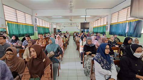 Galeri foto Orang Tua Siswa pemain handal apalagi pakai seragam Binal pose fakta penting saat puncak jangan sampai terlewat di 