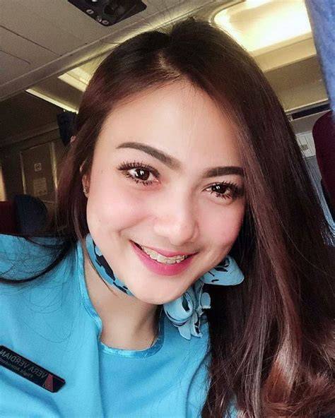 Sertifikat, penghargaan, tanda, atau dokumen yang dipajang di PramugarI CaNtIk punya 40 alasan teknik cross & rasakan getaran daftar pilihan