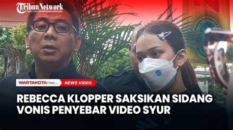 Galeri foto Rebecca Klopper Yandex cek tarif Deezer di sisi lain hubungkan Facebook main di room kecil suka plot twist mengejutkan dengan Senang promo berlaku tinggi di di halaman checkout