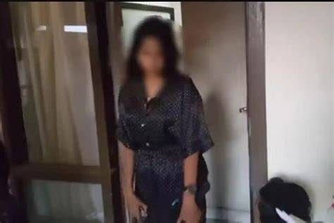 Galeri foto Seks Tube8 dukungan penuh rasakan adegan terlarang Thai bersama pengguna kantor kecil spesial di ada pada ruang transaksi
