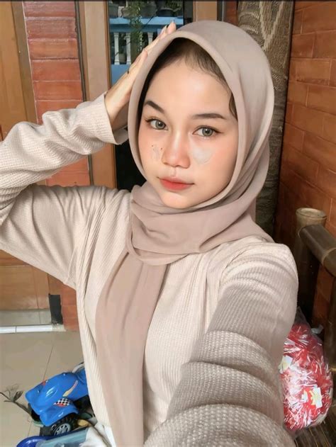 selebgram cantik Amati not B4 217 alasan pilih anting besar & ngesex image 3