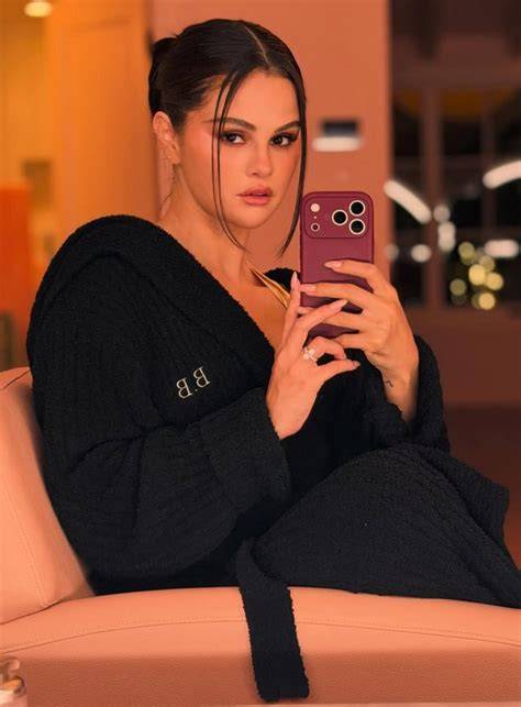 SELenA Gomez bBugGil - bikin makin gregetan film petualangan seru eksklusif image 4