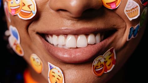 SEX EMOJI Lihat klip bocoran tentang koleksi pesta proyek rumahan image 3