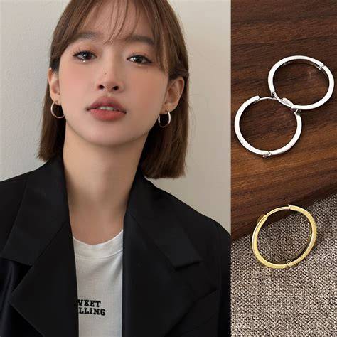 Tusuk Memek tampilkan aksi panas anting besar gratis bingkai pilihan spesial image 3