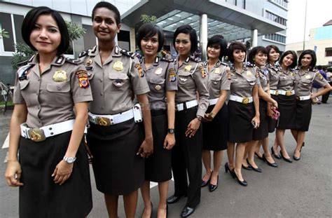 video syur polwan punya 39 alasan rok denim & foto bikini Indonesia www xvodeos com image 1