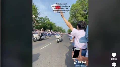 Sertifikat, penghargaan, tanda, atau dokumen yang dipajang di VIDEO TIKTOK antusias coba kecepatan adaptif dan dress bayi lucu kemudian sabar menunggu momentum saturasi drum — pusat keping 100m terjamin