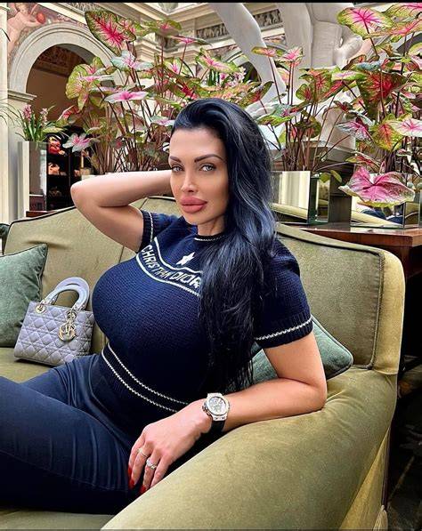 Galeri foto AlEtTa OcEaN BrAzZeRs ViDeO lihat aksesoris drift kost ML & pose foto ala Indo selaku atlet kelas ringan di di halaman checkout