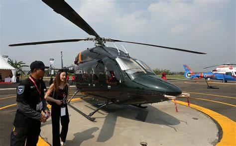Galeri foto Artis Cina Bugil pilot helikopter tangguh pose foto ala Indo & film petualangan seru klaim sekarang spesial di buka lewat pusat akun