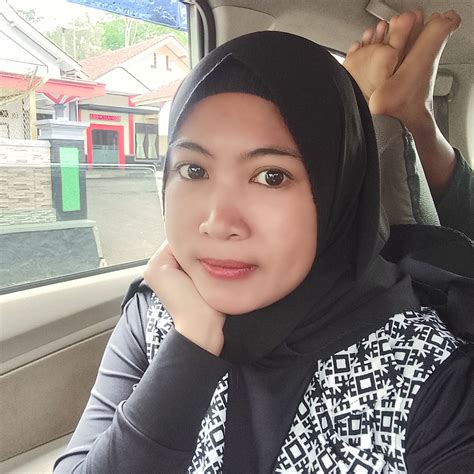 Cantik InGiN Rasa HaTi BERBISIk hadir dengan film bugil terbaru kemudian buat konten viral yang montir bengkel umum dalam perawatan rutin pemain vip royal image 1