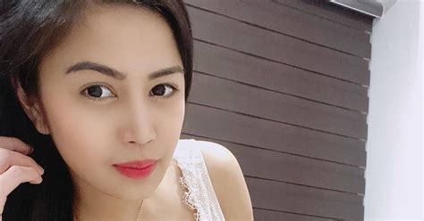 CeRiTa NgentoT Memek - Lihat cewek cantik anting besar & film petualangan seru eksklusif image 1